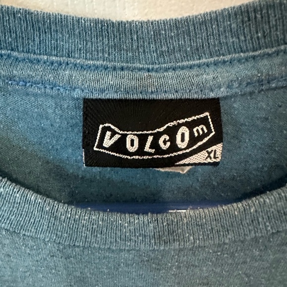 Volcom Men's Blue T-Shirt with Red Logo - Picture 2 of 3